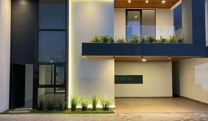 Casa a venda com  4 suítes 240 m² alto padrão na Av Priscila Dutra em Vilas do Atlântico