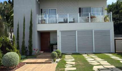 Casa a venda  6/4 sendo 4  suítes em Alphaville Litoral Norte 1