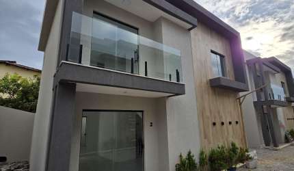 Casa 4/4 sendo 1 suíte 132 m2 em Villas do Atlântico