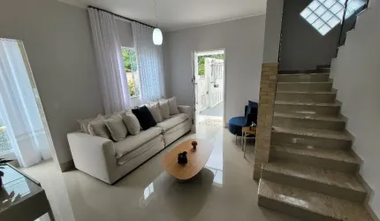 Sobrado com 1 suíte mais 2 quartos à venda em Pirabeiraba