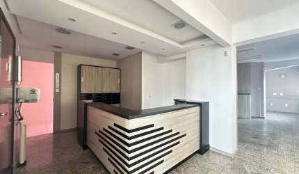 Sala comercial com 151,20m² à venda no Centro