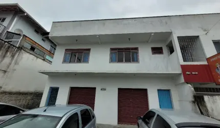 Imóvel comercial à venda no bairro Iririú