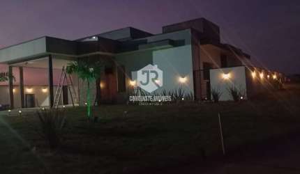 Casa aconchegante, com 2 suites