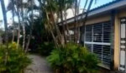 IMBIRIBEIRA  CASA RESIDENCIAL OU COMERCIAL 830.000 COM QUINTAL GRANDE E JARDIM