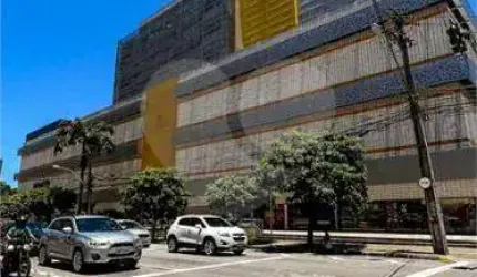 Ponto comercial/Loja/Box para venda possui 32 metros quadrados com 1 quarto