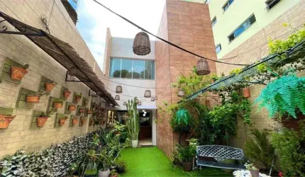 Casa para venda possui 295 metros quadrados com 9 quartos em Aldeota - Fortaleza - Ceará