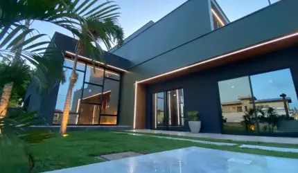 Casa Branca no Condomínio Summerville Cumbuco (beira mar)