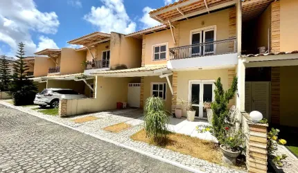 Casa em condomínio no Edson Queiroz