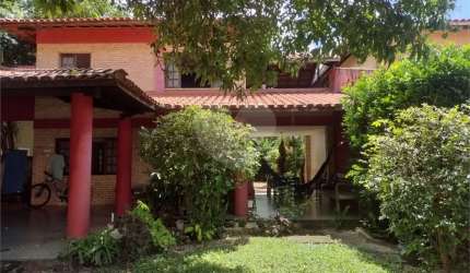 Linda casa Duplex,  com 6 suites, na Sapiranga