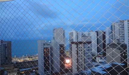 More a poucas quadras da Beira Mar, 302m²