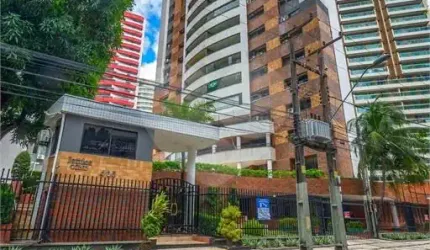 More a poucas quadras do mar,164m²