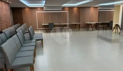 Quartier Latin, no Dionísio Torres,  203m²