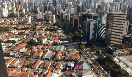 Cobertura duplex de 175 metros quadrados com 3 suítes e 3 vagas de garagem.