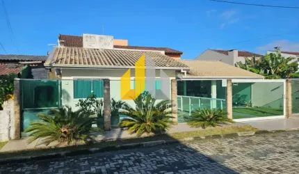 Excelente casa a venda em Guaratuba com piscina Brejatuba