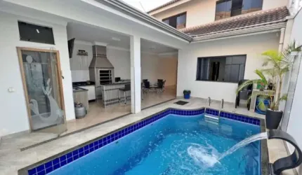 Casa com 3 quartos à venda na Rua Pioneiro Osvaldo Ticianel, Parque Avenida, Maringá por R$ 750.000