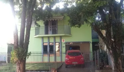 Casa com 4 quartos à venda na Rua Vereador Arlindo Planas, Zona 06, Maringá, 144 m2 por R$ 380.000
