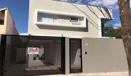 Casa com 3 quartos à venda na Rua dos Antúrios, 2235, Conjunto Habitacional Inocente Vila Nova Júnior, Maringá, 200 m2 por R$ 750.000