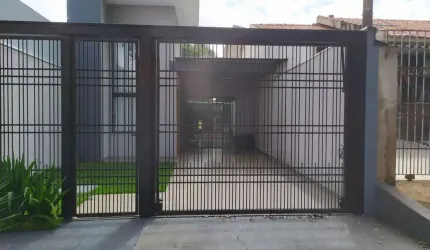 Casa com 3 quartos à venda na Rua Terezinha de Oliveira Costa, Conjunto Habitacional Requião, Maringá por R$ 385.000