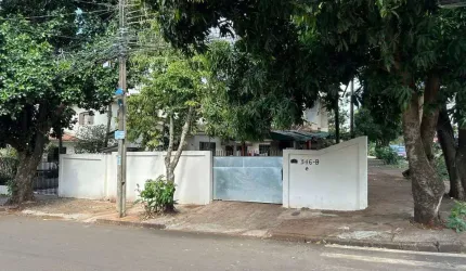 Casa com 8 quartos à venda na Rua Nelson Movio, Jardim Universo, Maringá por R$ 850.000