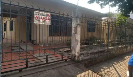Casa com 3 quartos para alugar na Rua Santa Joaquina de Vedruna, 840, Zona 05, Maringá, 150 m2 por R$ 3.200