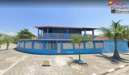 Sobrado com 3 dormitórios para venda no bairro Jardim Santana em Mongaguá.