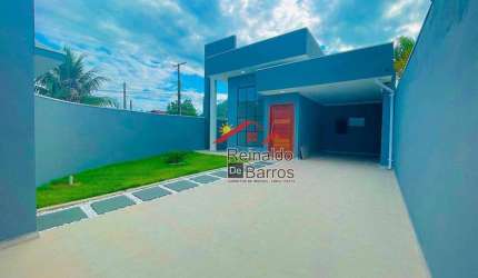 Linda Casa com trés quartos e área de lazer