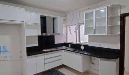 APARTAMENTO A VENDA - MUITO BEM LOCALIZADO EM FRENTE AO PARQUE ECOLÓGICO DO CÓRREGO GRANDE, À 500m DA UFSC, REGIÃO COMERCIAL e FÁCIL ACESSO.