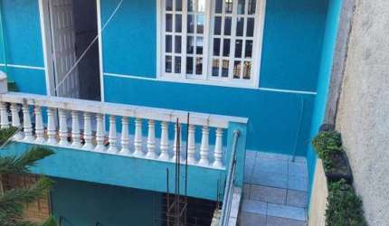 Comercial para Venda em Curitiba, Sítio Cercado, 5 dormitórios, 1 suíte, 4 banheiros, 3 vagas