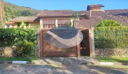 MINI MANSÃO ESPAÇOSA EM CONDOMÍNIO FECHADO PRÓXIMO A PRAIA! - CA-001_2-2377304