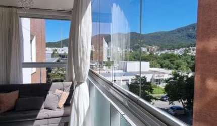 APARTAMENTO SEMI MOBILIADO PARA LOCAÇÃO ANUAL - 98² - R$ 5.500,00 - PEDRA BRANCA, PALHOÇA/ SC