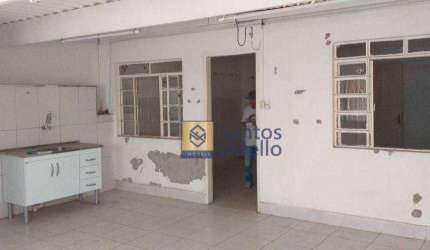 Casa com 1 dormitório para alugar, 60 m² por R$ 1.300,01/mês - Vila Alto de Santo André - Santo André/SP
