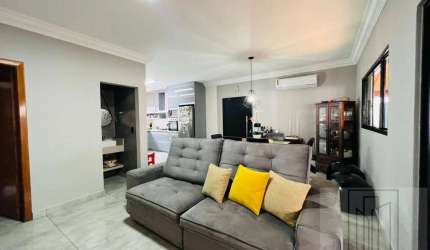 Vende-se Casa Térrea com 3 dormitórios - Bairro Lagoinha