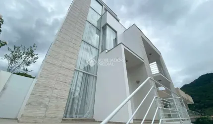 Casa com 3 quartos à venda na Rua Manoel Severino de Oliveira, 110, Lagoa da Conceição, Florianópolis, 336 m2 por R$ 3.140.000