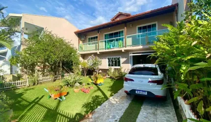 Casa com 4 quartos à venda na Rua Porto Alegre, 96, Praia de Fora, Palhoça, 200 m2 por R$ 900.000