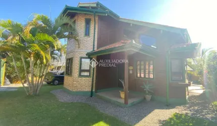 Casa com 2 quartos à venda na Rua Moçambique, 693, São João do Rio Vermelho, Florianópolis, 172 m2 por R$ 1.100.000