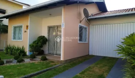Casa com 2 quartos à venda na Rua Francesco Botticini, 526, Aririu, Palhoça, 123 m2 por R$ 690.000