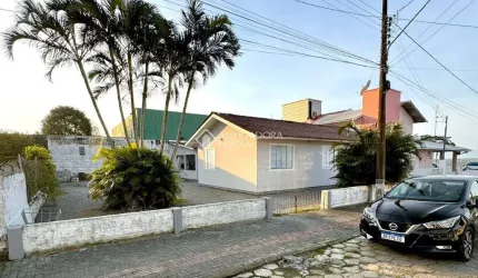 Casa com 3 quartos à venda na Manoel Eufrásio de Medeiros, 77, Praia de Fora, Palhoça, 120 m2 por R$ 689.000