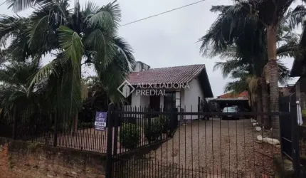 Casa com 2 quartos à venda na Ijair Bolsi, 200, Bom Pastor, Lajeado, 55 m2 por R$ 480.000