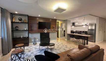 Cobertura com 3 quartos para alugar na Avenida Das Hortênsias, 1377, Planalto, Gramado, 350 m2 por R$ 9.000