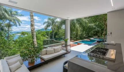 Casa em condomínio fechado com 4 quartos à venda na Avenida Rodesindo Pavan, 1610, Praia do Estaleiro, Balneário Camboriú por R$ 16.000.000