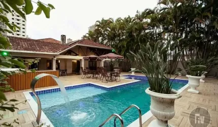 Casa em condomínio fechado com 5 quartos para alugar na Rua 2438, 144, Centro, Balneário Camboriú por R$ 25.000