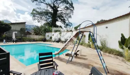 Casa em condomínio no Alto com 4 quartos