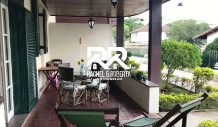 Casa em Condomínio no Alto Excelente Localização