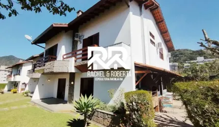 Linda casa em Condomínio no Alto