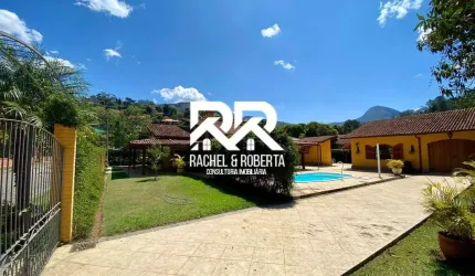 Magnífica casa Linear em condomínio no Parque do Imbuí
