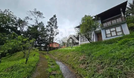 Casa em condomínio com 5 quartos no Comary