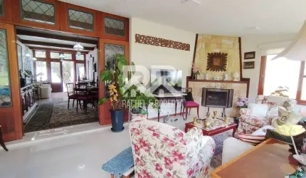 Casa em Condomínio com 3 quartos na melhor localização do Alto