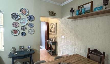 Sobrado com 3 quartos na Vila Bandeirantes.