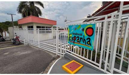 'Apartamento no Aleixo: Conforto e Praticidade'