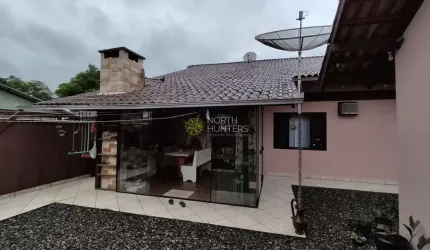 Casa Averbada no bairro João Costa com área construída de 157m²